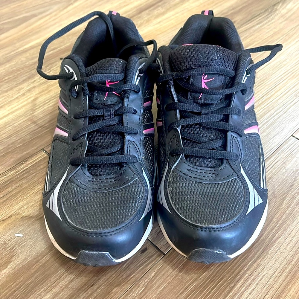 Danskin Now Womens shoes